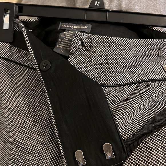 Ladies pants tweed by Banana Republic fully lined. - Picture 2 of 2